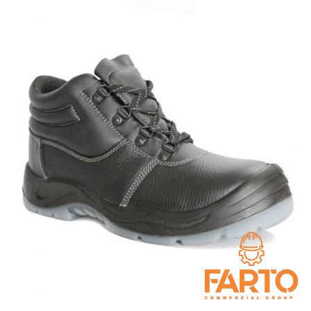 Resistance and Use of Suitable Chemical Proof Safety Shoes